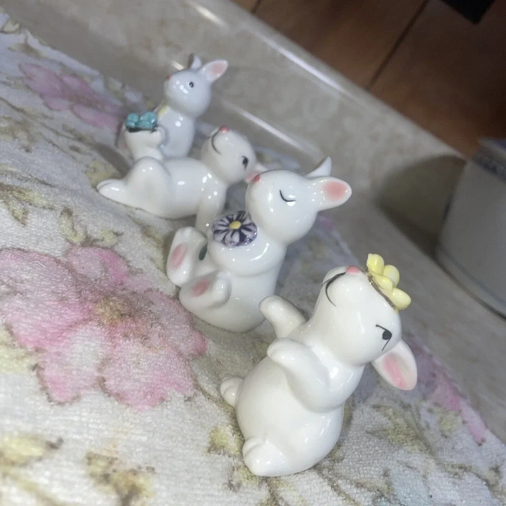 Two Pairs‎ Of Easter Bunny Salt And Pepper Shakers